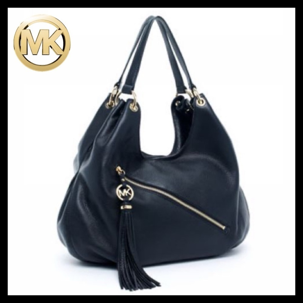 MICHAEL KORS Charm Tassel Large
Shoulder Tote Bag Black Handbag